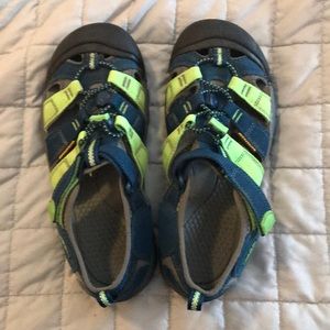 Keen Water Sandals Size 5